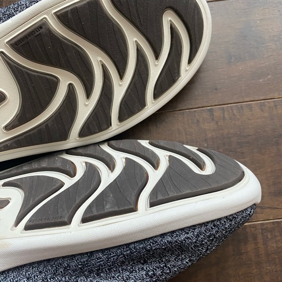 Olukai Alapa Li Grey sneakers - Picture 6 of 13